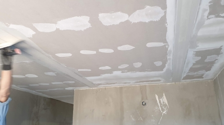 Steny, stropy, elektroinštalácia, kúrenie