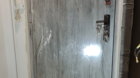 Podlahy, steny, dvere