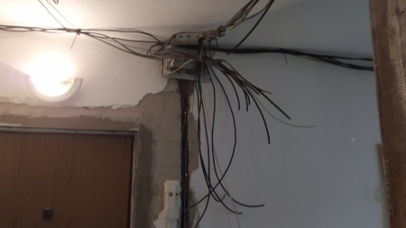 V procese - steny, elektroinštalácia