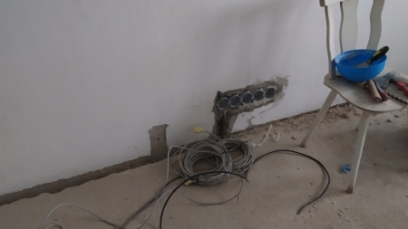 V procese - steny, elektroinštalácia